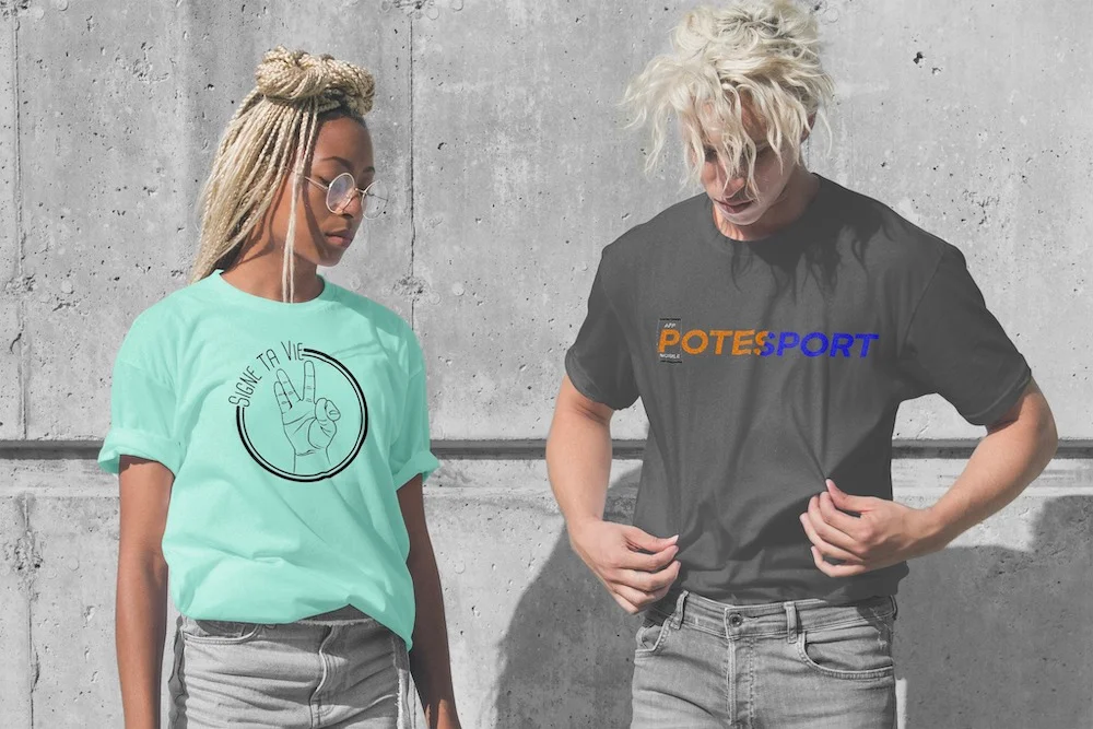 Couple en tee-shirt